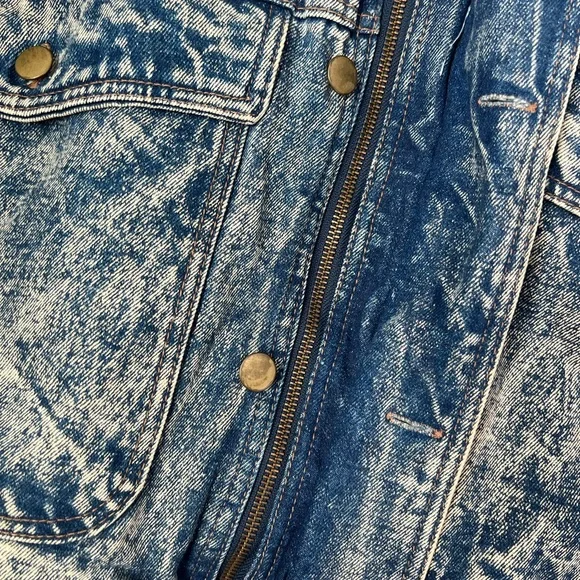 Vintage Acid Wash Denim Jacket with Brown Collar - Picture 3 of 5